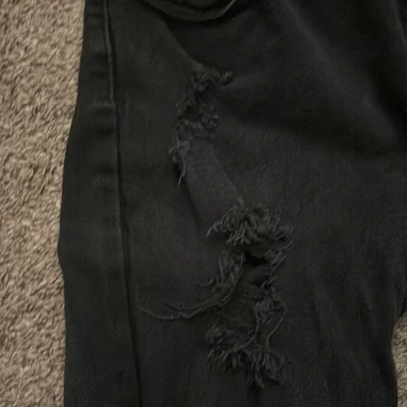 NWOT Men's black ripped skinny jeans. Waist size 30/30. - Picture 4 of 6
